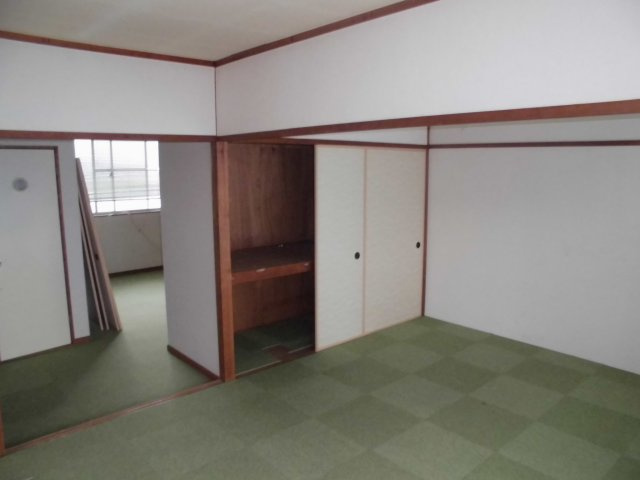 如来町３７店舗付住宅中央の内装