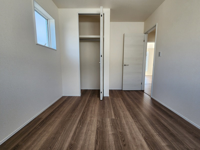 小牧市間々本町　新築戸建　2号棟の洋室|個人の部屋や寝室として使える洋室です