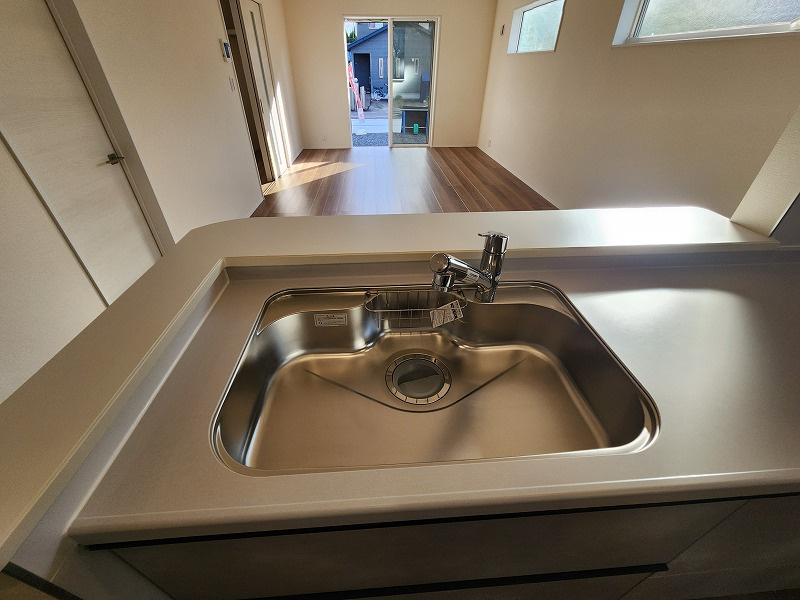 小牧市間々本町　新築戸建　2号棟のキッチン|キッチンでお料理をお楽しみください