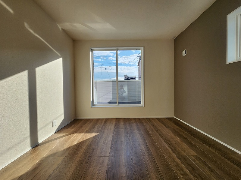 小牧市間々本町　新築戸建　2号棟の洋室|落ち着いた色調の洋室です