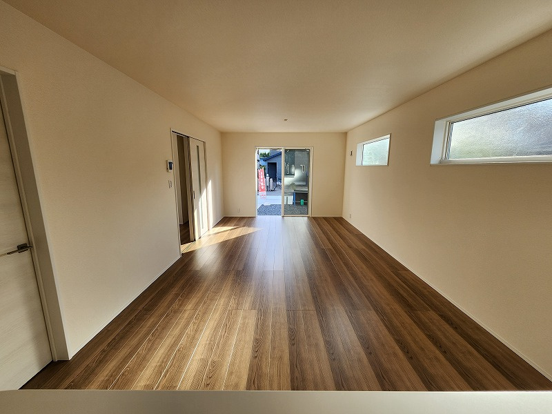 小牧市間々本町　新築戸建　2号棟の居間・リビング|ゆったり過ごせるリビングです