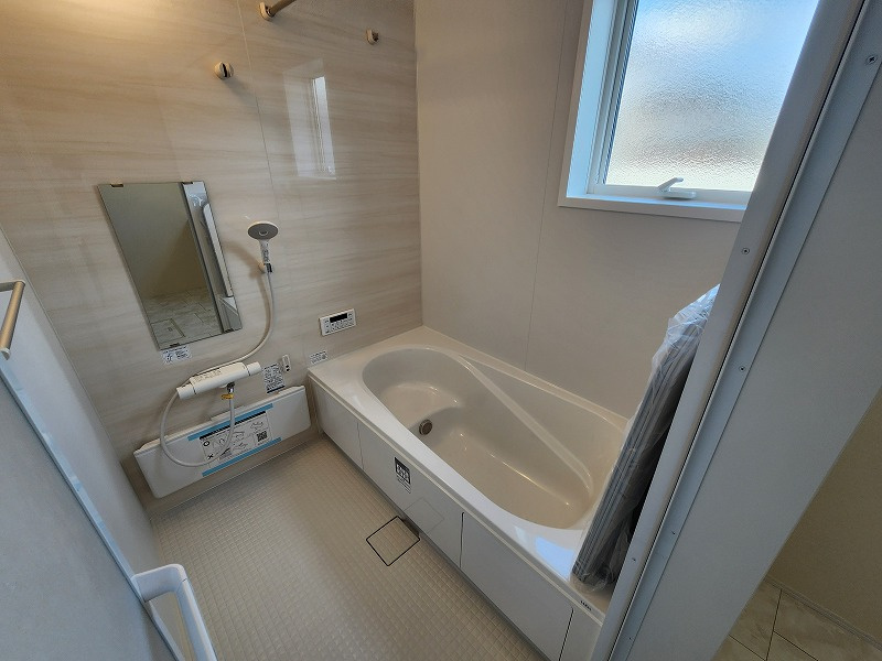 小牧市間々本町　新築戸建　2号棟の浴室|日々の疲れを癒すお風呂付です