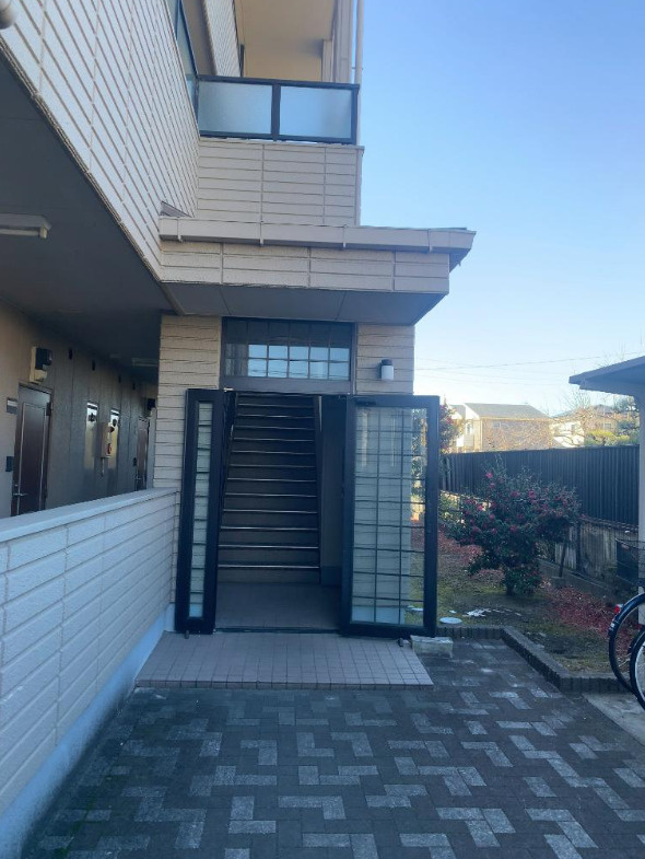 名古屋市中川区一色新町3丁目　収益マンションのエントランス