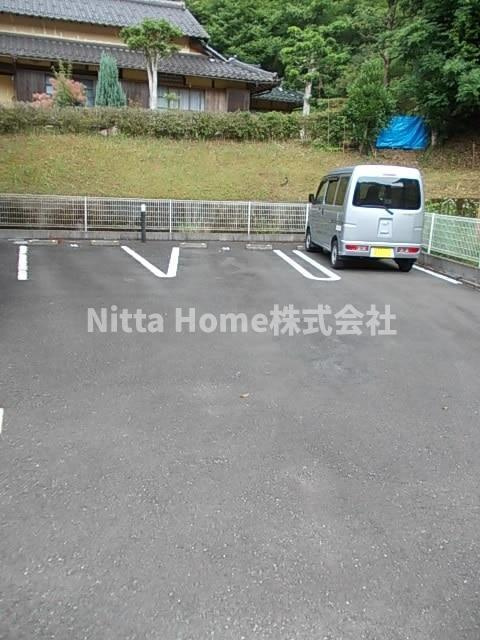 Ａバースの駐車場|敷地内に駐車場も完備◎