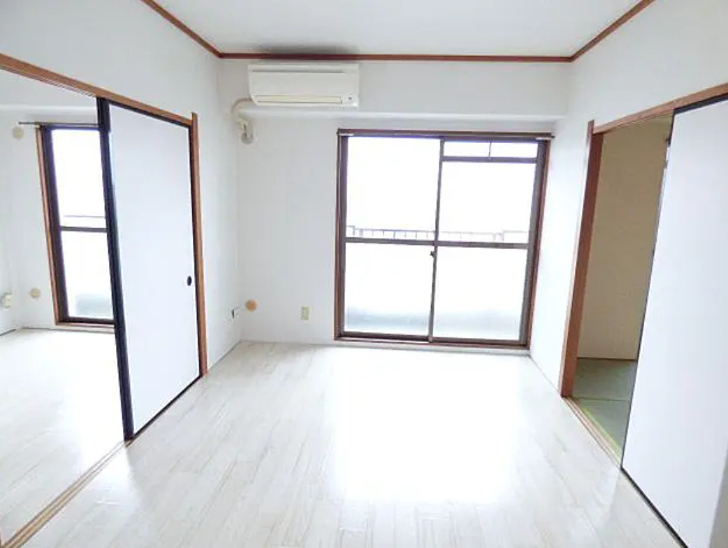 名古屋市西区庄内通4丁目　収益マンションの洋室