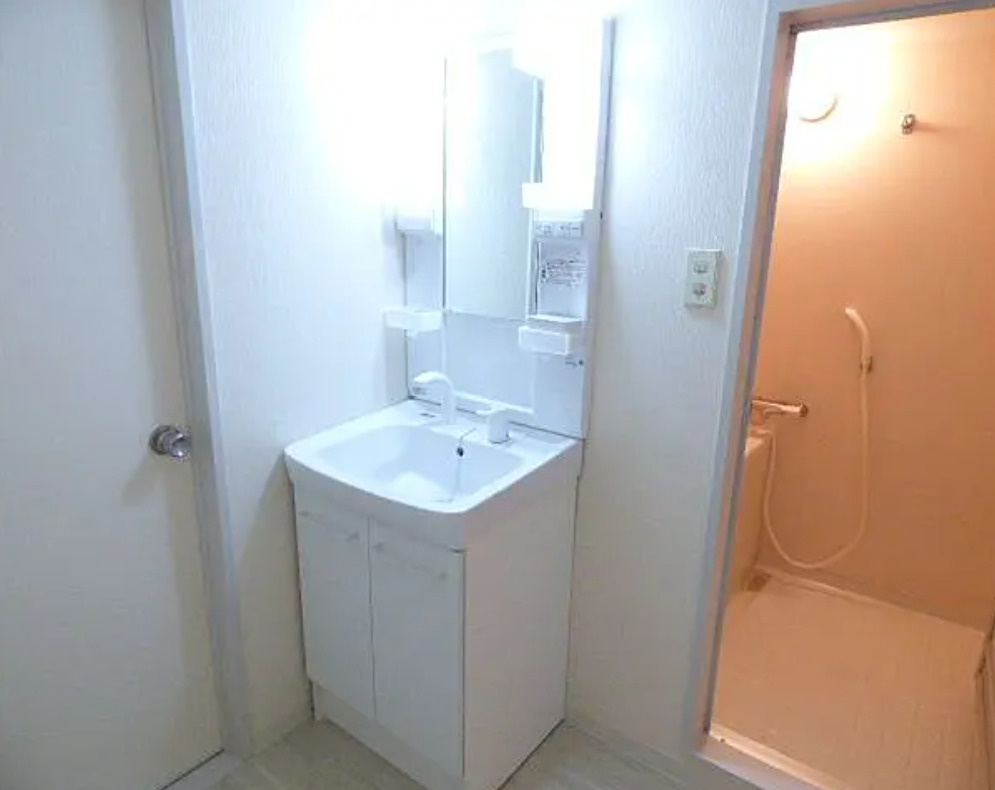 名古屋市西区庄内通4丁目　収益マンションの独立洗面台