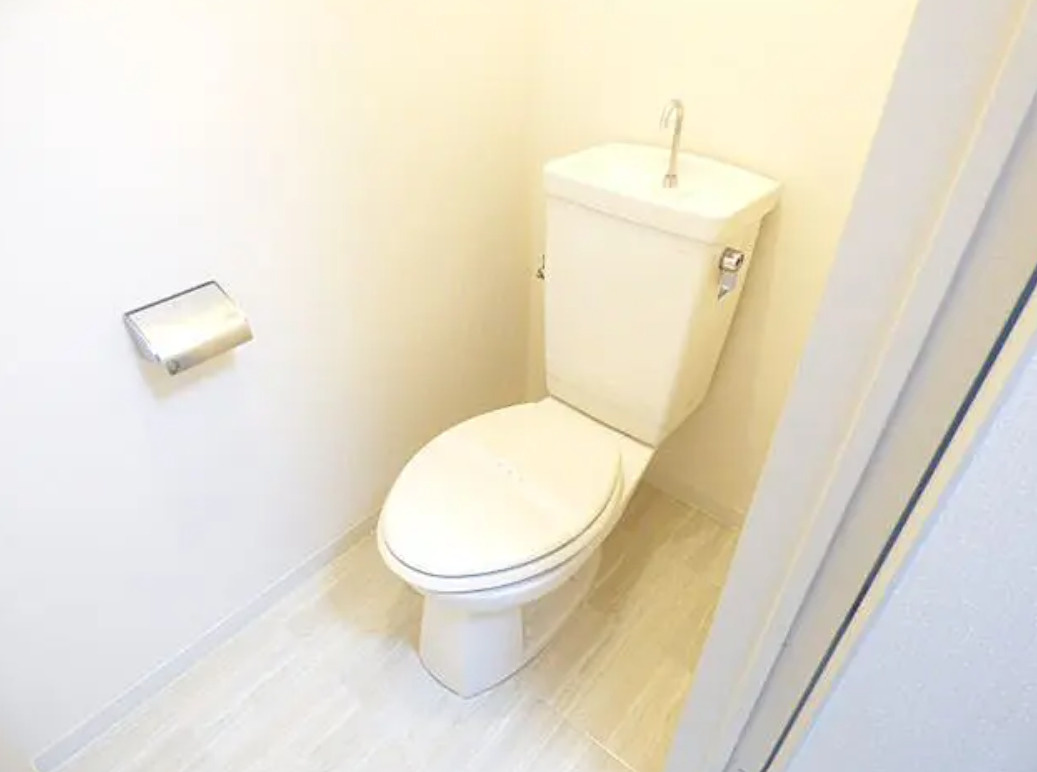 名古屋市西区庄内通4丁目　収益マンションのトイレ