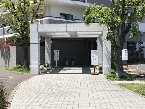 シャルマンコーポ野洲IIのエントランス