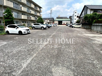 【駐車場】 | グリーンハイツ甲山 | 駐車場に車を止められます