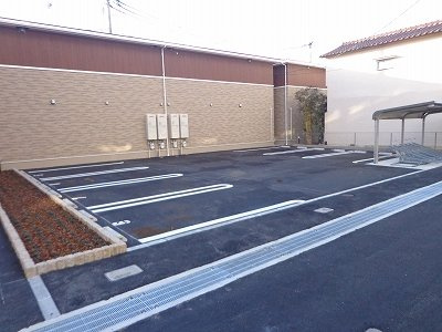 プランドル・レーヴ　Ⅲの駐車場|駐車場があります