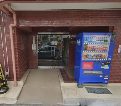 【エントランス】 | 信用マンション | 清潔なエントランスです