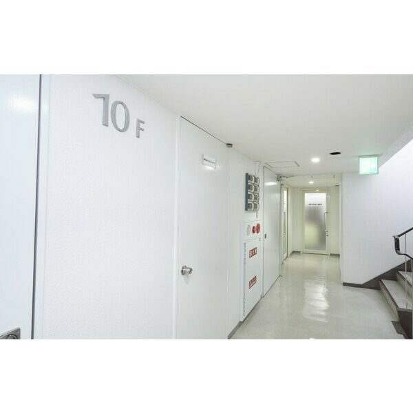 大阪市都島区東野田町１丁目の事務所のロビー