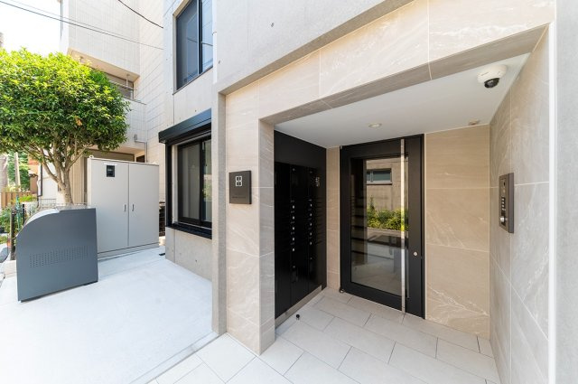 豊島区南長崎６丁目の賃貸マンションのエントランス