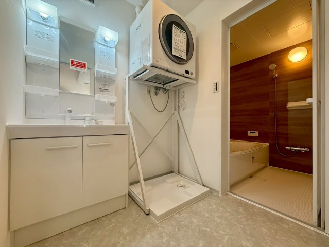 高知市一宮東町（新築）の独立洗面台|乾太くん付き！洗濯物を干す手間が解消します！