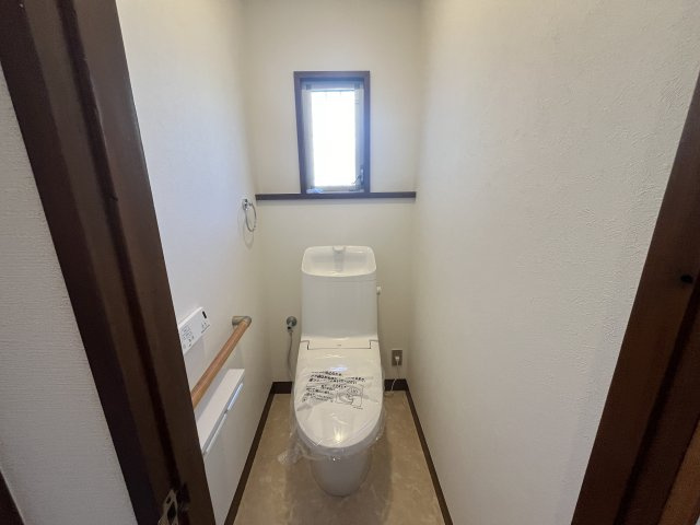 山形市大字青野鷺ヶ森1304-134のトイレ|9/19撮影
1F/2Fともにぴかぴかの新品です✨