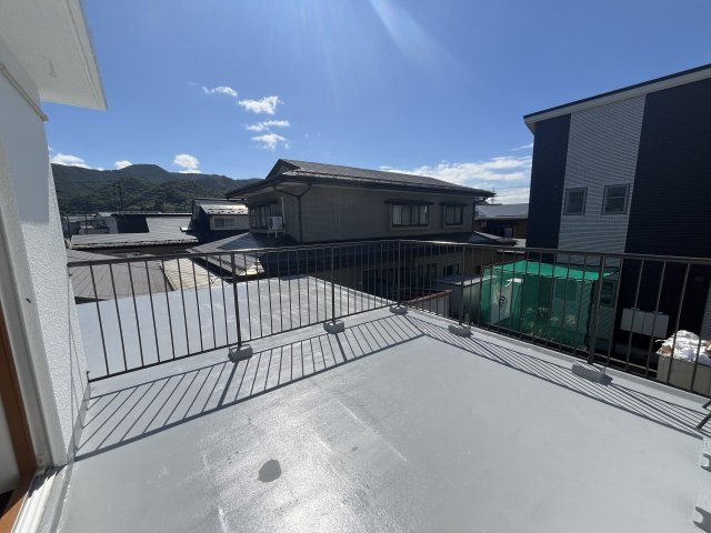 山形市大字青野鷺ヶ森1304-134のバルコニー|9/19撮影
防水塗装済み◎風が抜ける、気持ちの良い空間です。