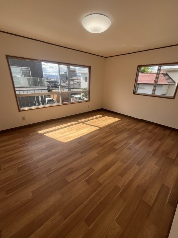 山形市大字青野鷺ヶ森1304-134の洋室|9/27撮影