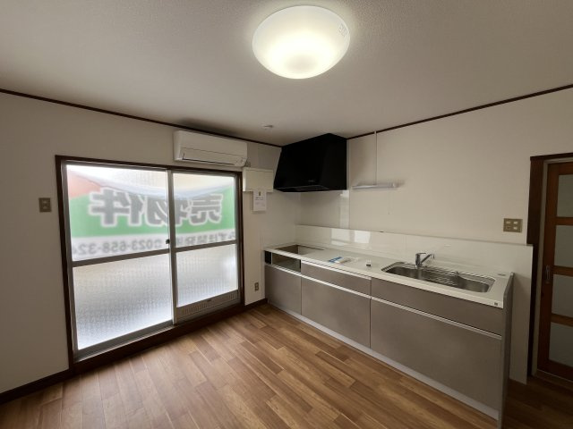 山形市大字青野鷺ヶ森1304-134のキッチン|1/12 キッチンにエアコン設置しました！