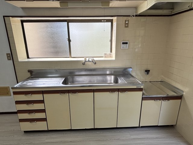 呉市焼山桜ヶ丘３丁目の一戸建てのキッチン