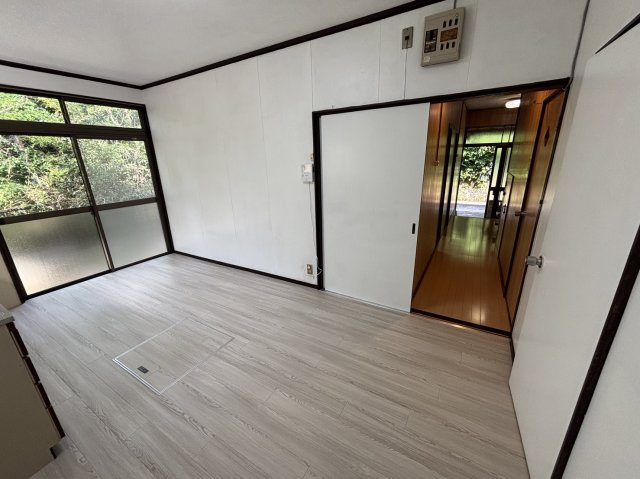 呉市焼山桜ヶ丘３丁目の一戸建ての居間・リビング