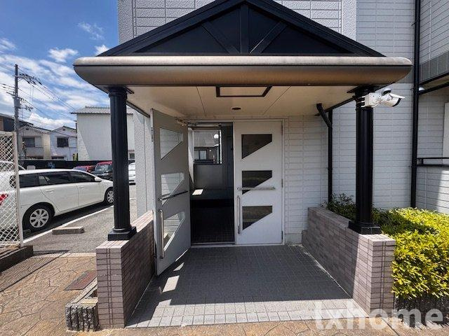 プチ・ロワイヤルのエントランス|清潔なエントランスです