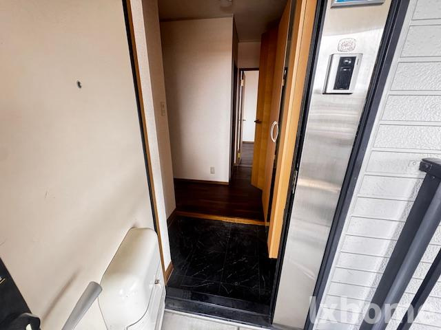 プチ・ロワイヤルの玄関|落ち着いた玄関です