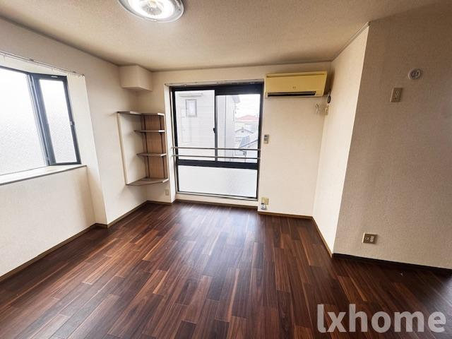 プチ・ロワイヤルの居間・リビング|ゆったりとした居間です