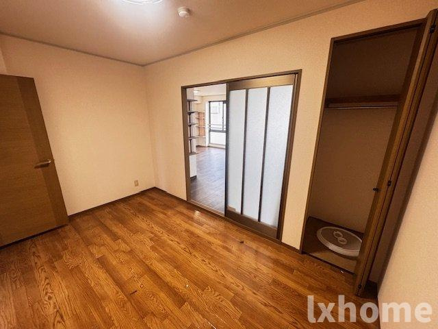 プチ・ロワイヤルの洋室|落ち着いた色調の洋室です