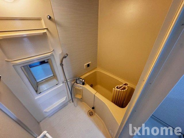 プチ・ロワイヤルの浴室|日々の疲れを癒すお風呂付です