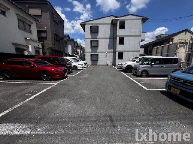 プチ・ロワイヤルの駐車場|駐車場完備です