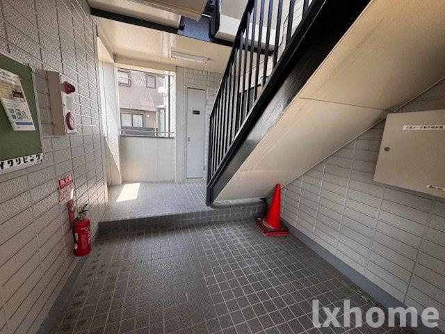 プチ・ロワイヤルのバルコニー|外からの目が気にならないバルコニーで洗濯物が干せます