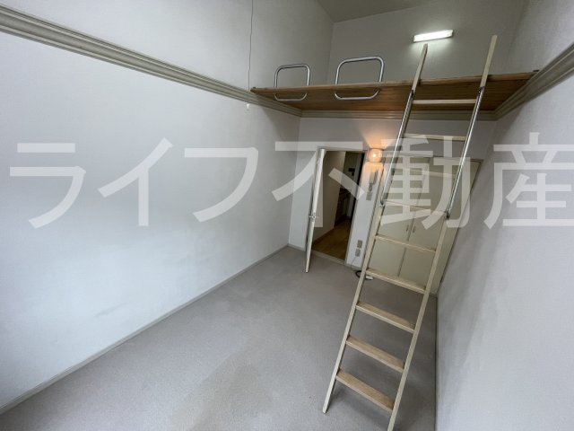 レオパレス東花園第3の寝室|使い勝手のいい寝室です