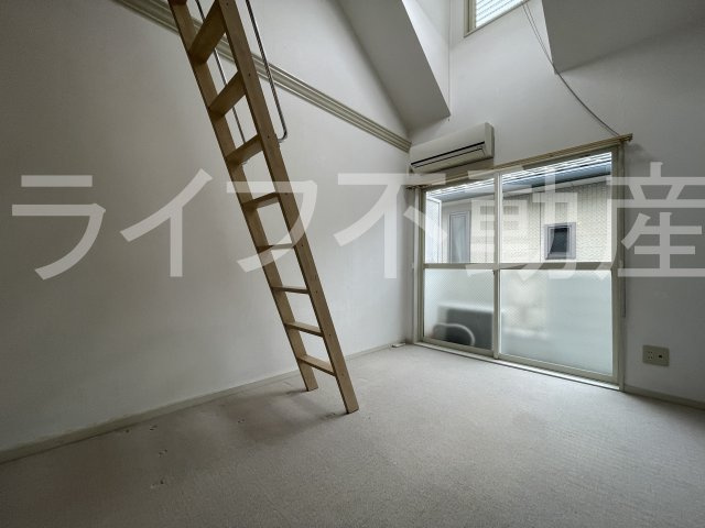 レオパレス東花園第3の居間・リビング|ゆったりとした居間です