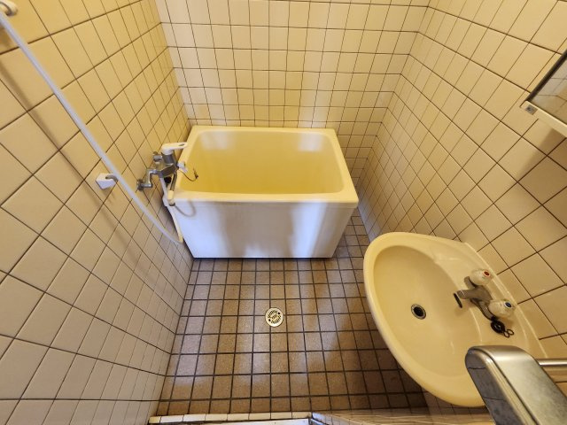 なかビルのシャワールーム