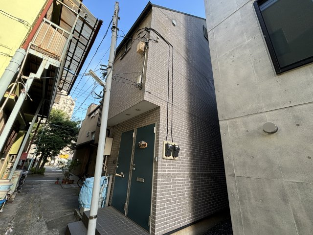「月島」駅：6番出口より徒歩3分、閑静な住宅街に立地