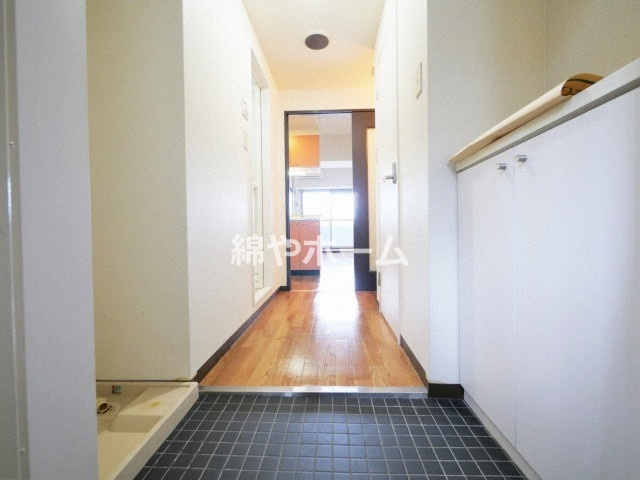 カシェット緑橋の玄関|明るい玄関です