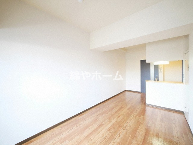 カシェット緑橋の居間・リビング|ゆったり過ごせる居間です