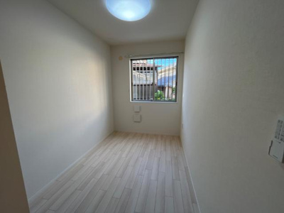 【洋室】 | ソリジエ | 個人の部屋や寝室として使える洋室です