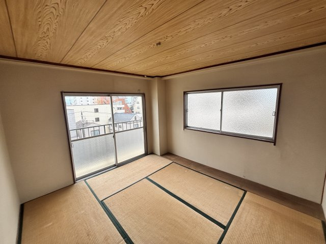 王子コーポの和室