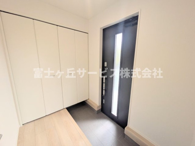 【玄関】 | 磐田市福田 5期 新築一戸建て 1号棟 | 玄関です