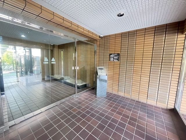 エステートモア白金2のロビー