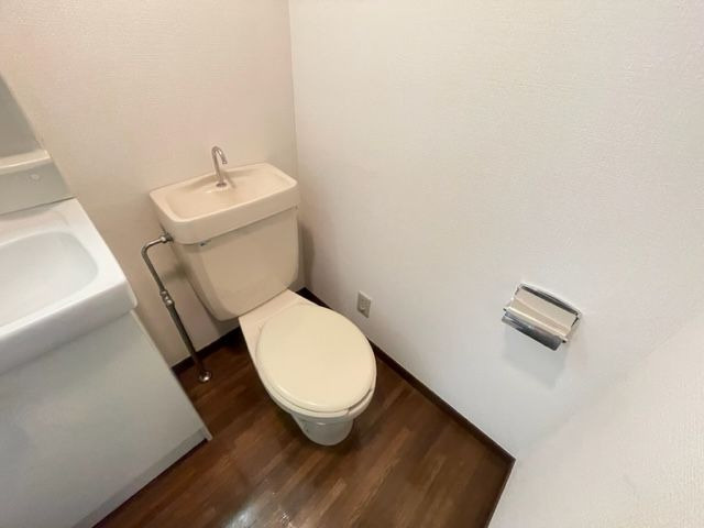 エステートモア白金2のトイレ