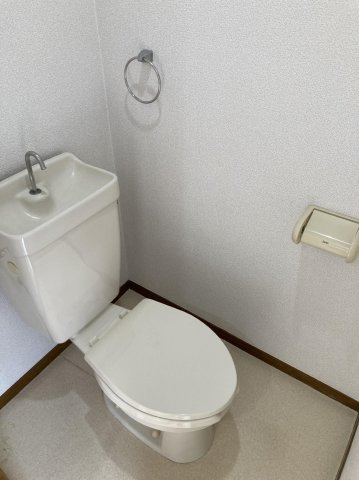 コートビレッヂ輝国のトイレ