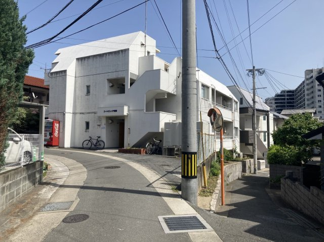 コートビレッヂ輝国の外観