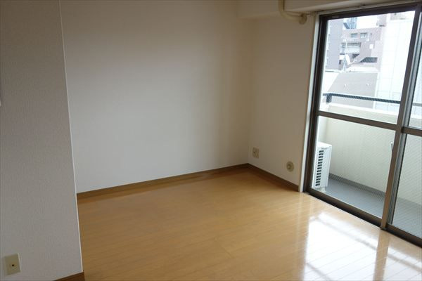 アバンス薬院の居間・リビング