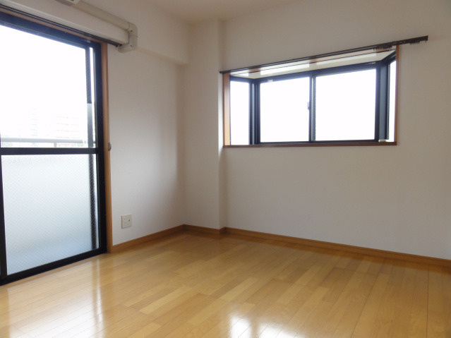 プリメール赤坂の居間・リビング