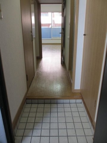 エステート・モア・薬院駅前の玄関