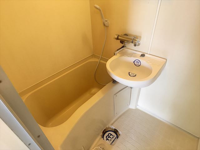 NK北天神ビルの浴室