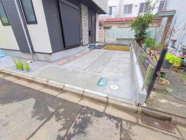 祝：成約済み　八王子市　椚田町　新築戸建て　４期の駐車場|～仲介手数料無料☆八王子ひなた不動産～八王子市椚田町　新築戸建て