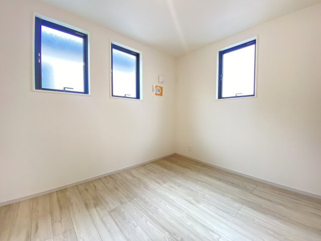 『八王子市新築戸建て』八王子市椚田町1212-15【仲介手数料無料】　４期の洋室|～仲介手数料無料☆八王子ひなた不動産～八王子市椚田町　新築戸建て